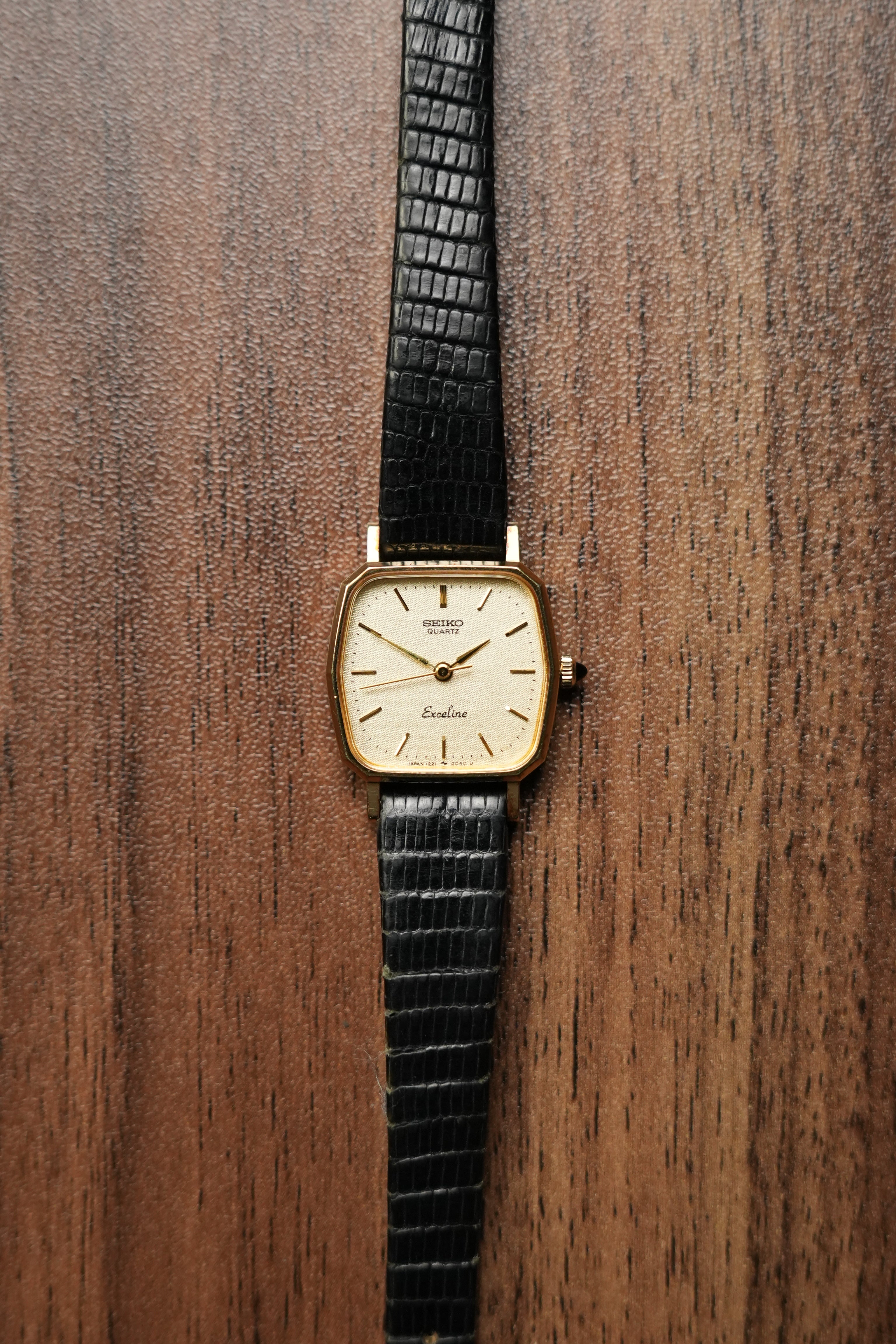 1974 Seiko Exceline Ladies Quartz Black Band 1221-5010