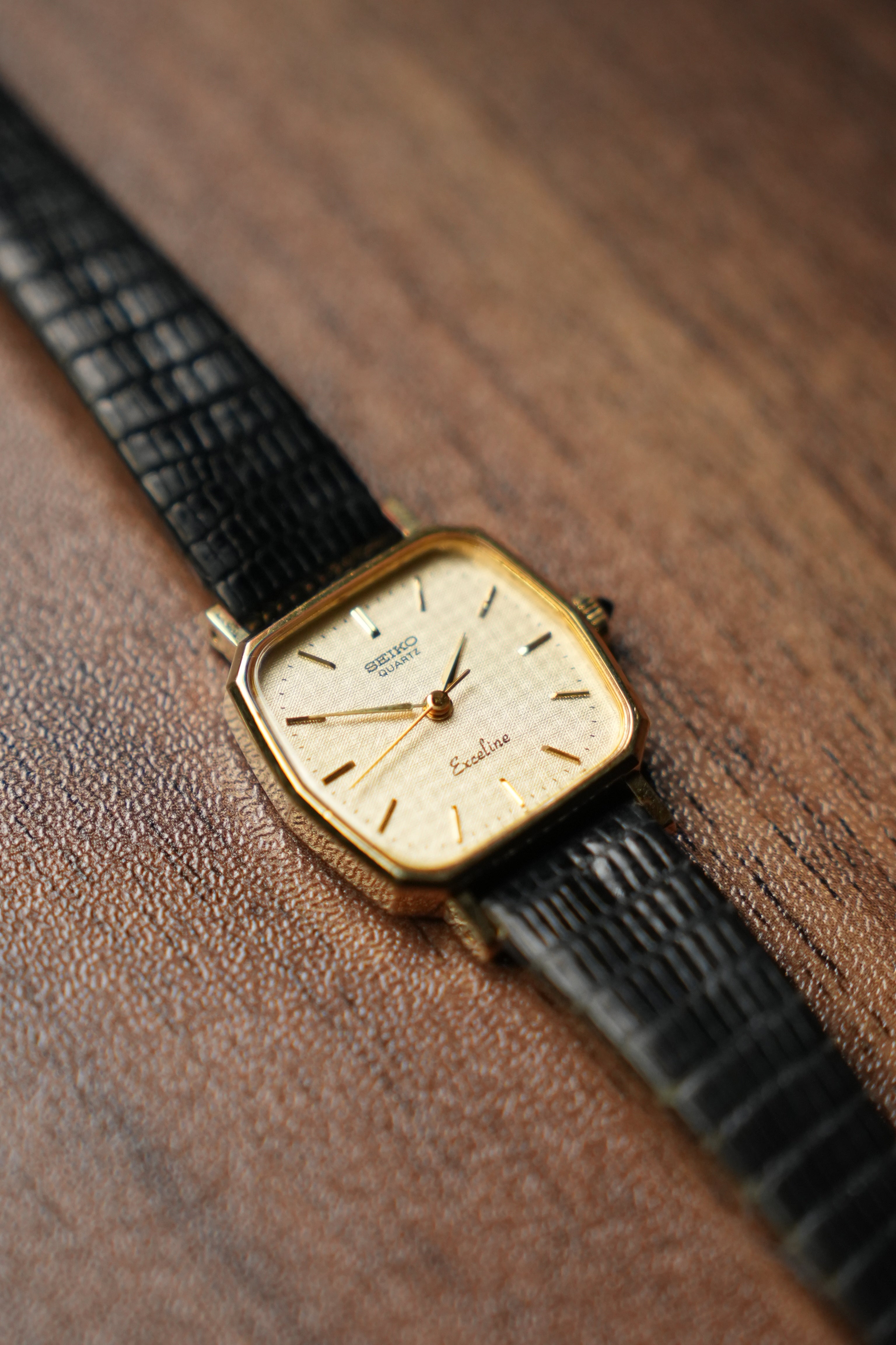 1974 Seiko Exceline Ladies Quartz Black Band 1221-5010
