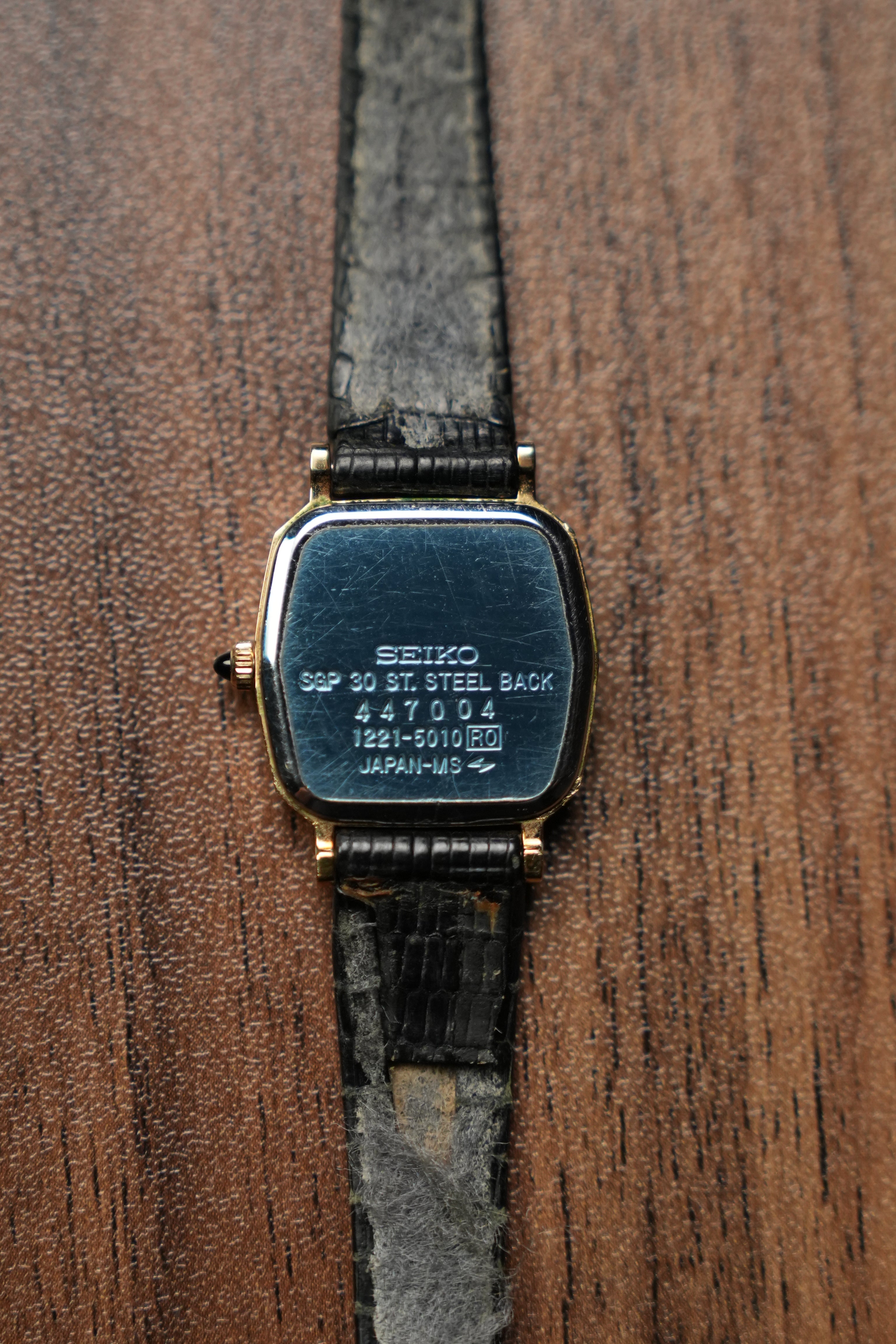 1974 Seiko Exceline Ladies Quartz Black Band 1221-5010
