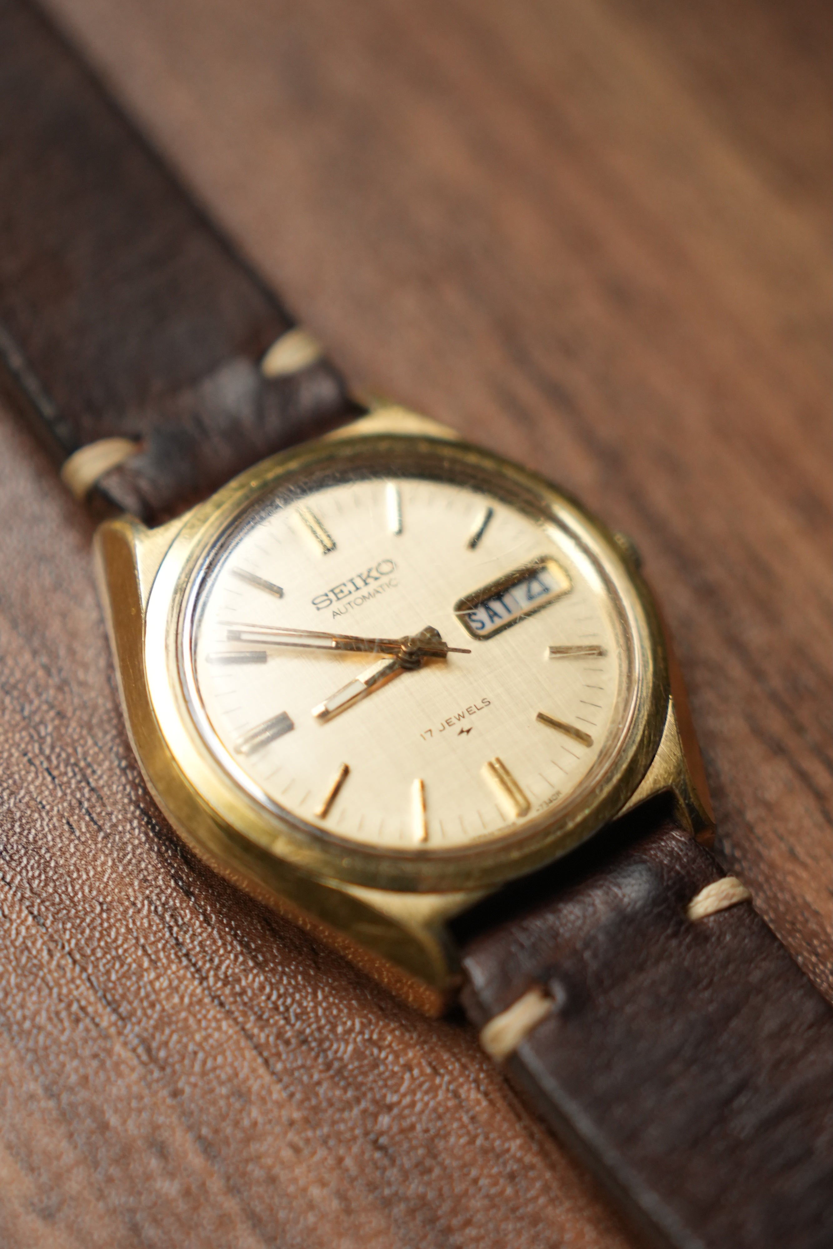 1975 Seiko Automatic Linen Dial Rare 17 Jewels 7006-7079