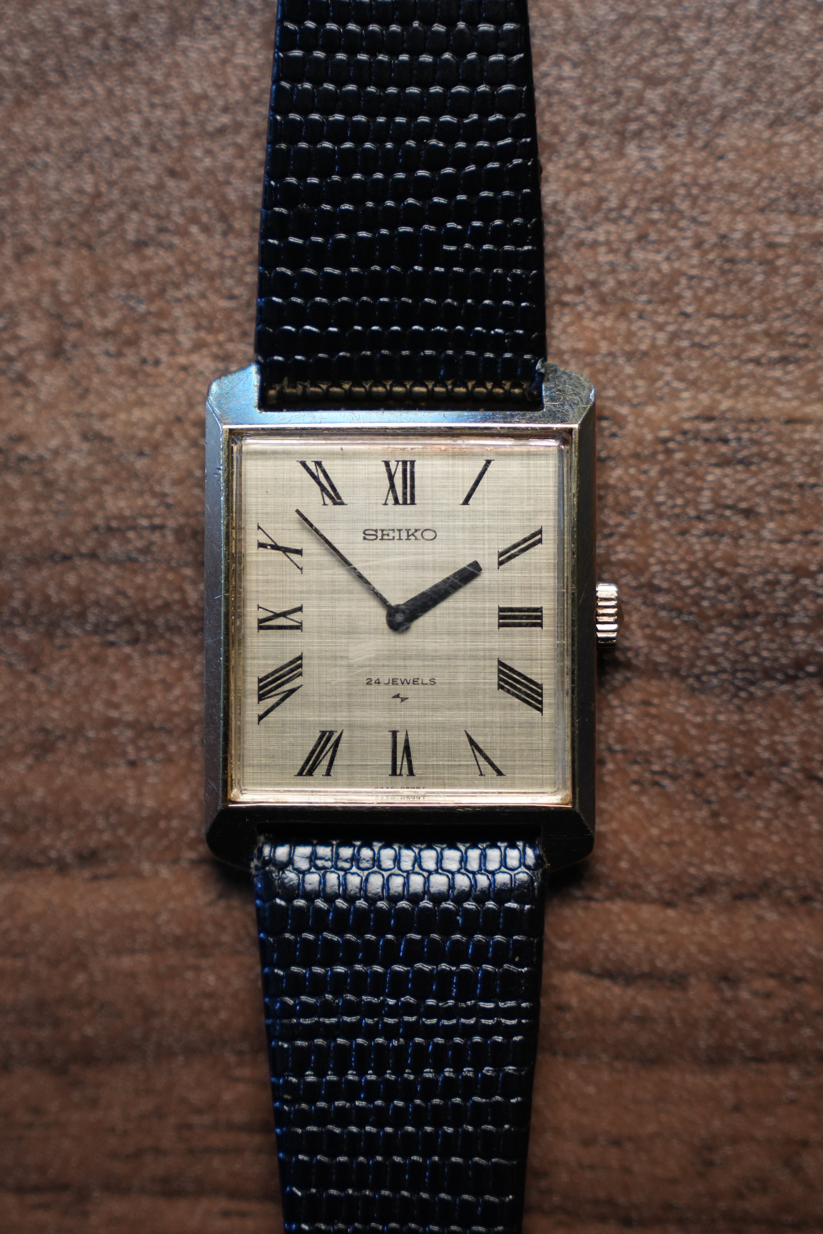 1971 Seiko Chariot Tank Linen Dial Manual Wind 2220-3199